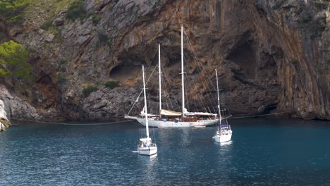 Ships-in-a-bay-in-Mallorca