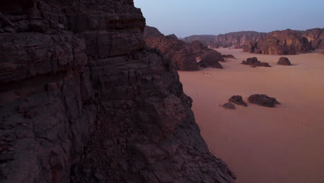 Sandstone-Rocks-And-Cliffs-At-Sunrise-In-Tassili-n'Ajjer-National-Park,-Illizi,-Algeria