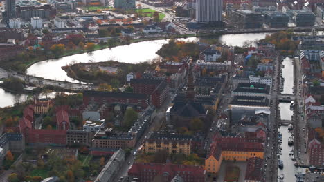 Aerial-circling-shot-of-Vor-Frelsers-Kirke-Copenhagen