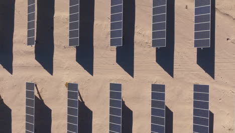Aerial-Ascend-Revealing-Desert-Solar-Panel-Array-at-a-Solar-Farm