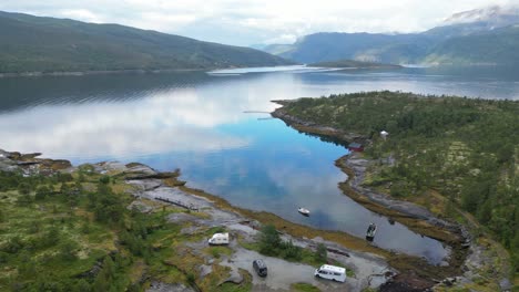 RV-Campers-Wildcamping-at-Lake-in-Norway---Aerial-4k