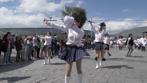 Majorettes-Bastón-Rutina-De-Baile-Desfile-Callejero-Celebración-De-La-Independencia