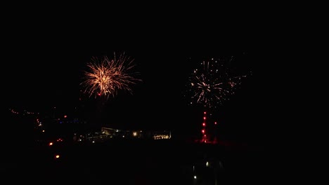 Four-fireworks-simultaneously-at-the-beach-bars-in-Fonte-da-Telha-at-the-end-of-the-year-2023
