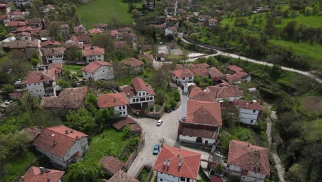 Drone-view-of-Safranbolu,-which-is-on-the-world-heritage-list,-with-houses-with-beautiful-roofs