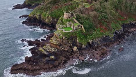 St.-Catherine-Castle-Auf-Einer-Klippe-Mit-Blick-Auf-Den-Fluss-Fowey,-Cornwall,-England