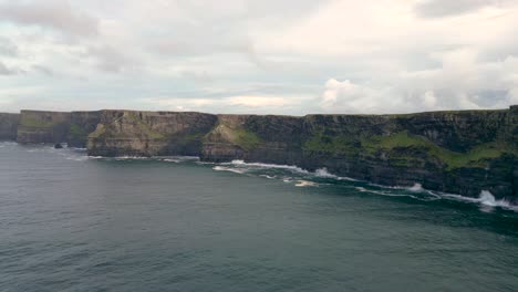 Discovering-amazing-rocky-Cliffs-of-Moher-in-Ireland