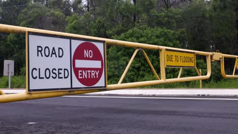 Australian-road-closure-sign-during-Brisbane-floods