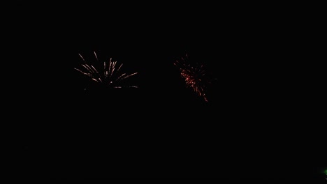 Two-fireworks-simultaneously-at-Fonte-da-Telha-at-the-end-of-the-year-2023