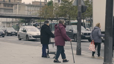 Elderly-People-Waiting-To-Cross-a-Road,-Porte-de-Vincennes,-Île-De-France