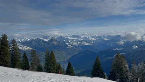 Wunderschöne-Winterlandschaftsansicht-Vom-Berg-Rigi-In-Der-Schweiz