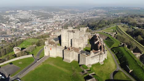 Beautiful-dolly-shot-of-Dover-Castle