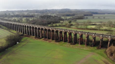 Drohnenaufnahmen-Des-Ouse-Tal-Viadukts