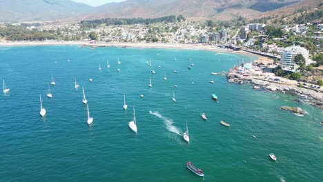 sailboats-and-yachts-in-the-sea-of-Chile,-Papudo-beach