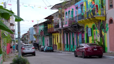 PANAMA-CITY,-PANAMA---December-3,-2023:-a-street-with-colorful-old-buildings