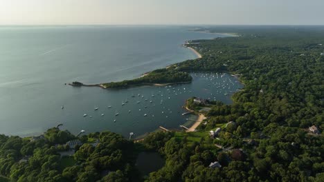 Drone-shot-of-a-peaceful-harbor-in-Cape-Cod,-Massachusetts