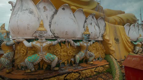Goldene-Buddha-Statue-Im-Tigerhöhlentempel-Wat-Tham-Sua-In-Krabi,-Thailand
