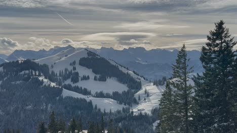Wunderschöne-Winterlandschaftsansicht-Vom-Berg-Rigi-In-Der-Schweiz
