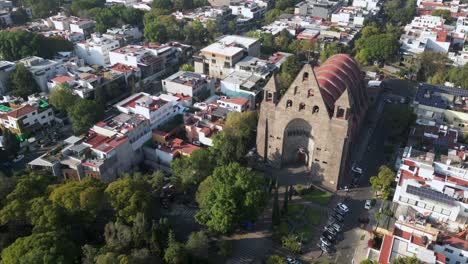 Hyperlapse-Der-Kirche-Saint-Agustin-Im-Herzen-Von-Polanco-In-Mexiko-Stadt