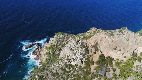 Rocky-Cliffs-By-The-Mediterranean-Coastline-Of-Majorca,-Balearic-Islands,-Spain