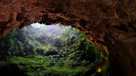 Höhle-Algar-Do-Carvao-Auf-Den-Azoren,-Portugal