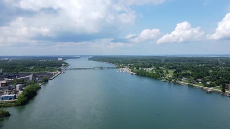 Grosse-Ile-Parkway-Bridge-over-Detroit-River-connection-to-Trenton-Michigan,-USA