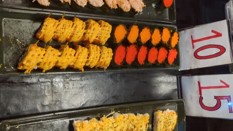 Sushi-Japonés-Estilo-Tailandés;-Comida-Callejera-En-Tailandia