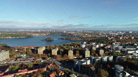 Swedish-Suburb-On-Lakeshore-During-Autumn-In-Stockholm,-Sweden