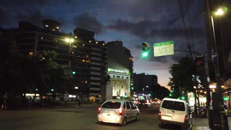 Straßen-Von-Buenos-Aires,-Gaona-Avenue,-Lateinamerikanische-Stadt-Bei-Nacht,-Lebhafte-Skyline,-Autoverkehr