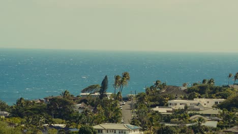 Statische-Aufnahme-Einer-Kleinen-Küstengemeinde-Auf-Der-Insel-Oahu-In-Hawaii