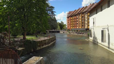 Emblematic-river-of-Annecy-Flows-Directly-to-Lake-Annecy