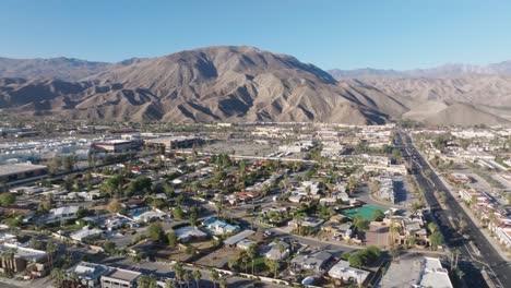 Palm-Desert,-California-drone-video-panning-from-left-to-right
