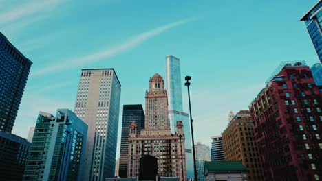 Dynamic-Chicago-hyperlapse-showcasing-skyscraper-hustle-in-the-urban-heartbeat
