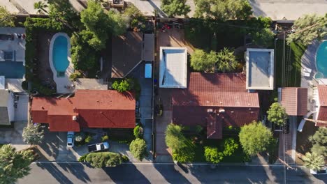 Palm-Desert,-California-drone-video-overhead-of-neighborhood