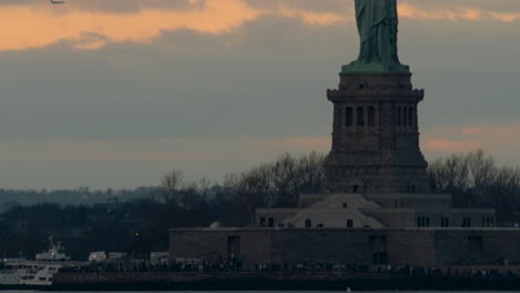 Tilt-Up-to-Statue-of-Liberty-at-Sunset