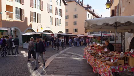 Old-Town-Market-in-Annecy-is-Filled-with-People-from-Town