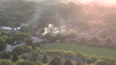 Vista-Circular-De-Drones-Sobre-Una-Zona-Residencial-De-Centurion-En-Sudáfrica