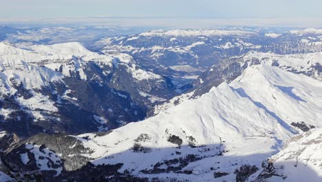 Panning-shot-of-the-Magnificent-Jungfrau-Glacier-Alps-from-the-Sphinx-Observatory