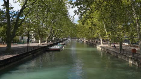 An-emblematic-river-of-Annecy---Thiou-Offers-Spectacular-Views
