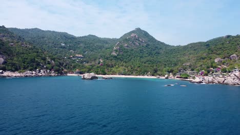 Coastline-at-Tanote-Bay,-Ko-Tao-unfolds-in-picturesque-panorama-of-beauty