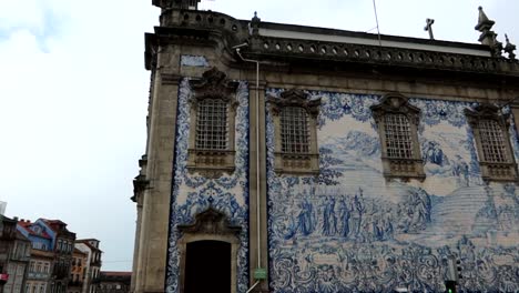 Igreja-do-Carmo-facade-on-church-side-wall,-Porto