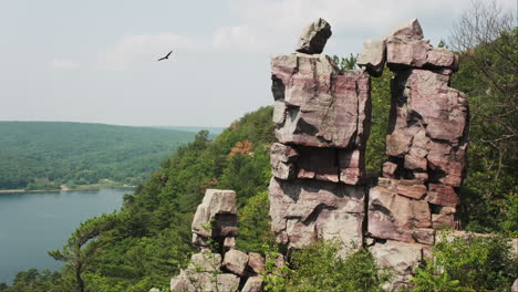 Devil's-Doorway-Wisconsin-rock-formation-with-a-hawk-soaring-above