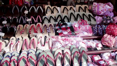 Traditional-japanese-flip-flops-in-kyoto