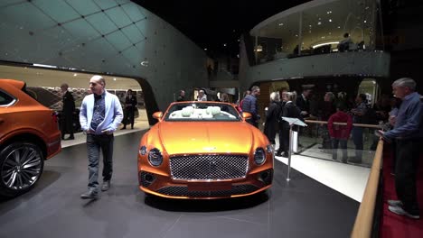Ginebra,-Suiza---Bentley-Presentó-El-Continental-GTC-En-El-Salón-Internacional-Del-Automóvil-De-Ginebra