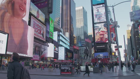 Time-Square-Wild-Slow-Motion-Tilt-up-to-ad-screens