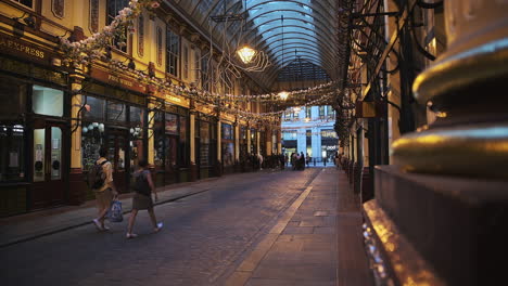 Leadenhall-Market-in-the-City-of-London-with-quiet-and-empty-roads-during-Coronavirus-lockdown-during-Covid-19-pandemic-in-London,-England