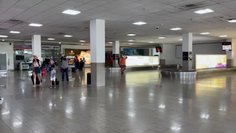 Tourist-arriving-al-Cartagena-airport-Rafael-Nuñez-during-Covid-19-Pandemic-using-face-masks