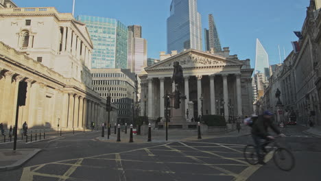 Bank-of-England-with-empty-roads-and-quiet-streets-with-almost-no-people-and-traffic-during-the-Coronavirus-pandemic-Covid-19-lockdown,-taken-at-rush-hour-in-the-City-of-London,-England,-Europe