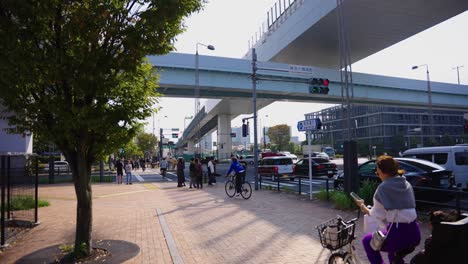 Pan-establishing-shot-of-Tokyo-Neighborhoods-from-Left-to-Right-on-Sunny-Day