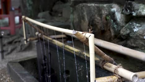 Fuente-De-Agua-De-Bambú-En-Nara
