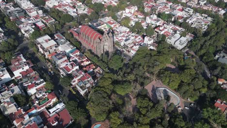 Drone-flyover-of-the-exclusive-Polanco-district,-Miguel-Hidalgo,-Mexico-City